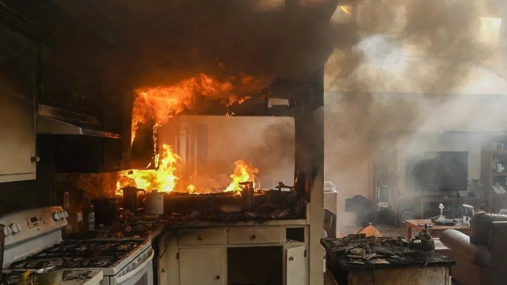 Welches Haushaltsgerät du bei Gewitter auf jeden Fall ausstecken solltest